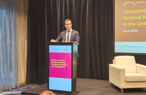 ep el ministro de economia comercio y empresa carlos cuerpo presenta el barometro sobre el clima y