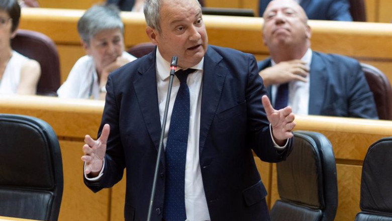 ep el ministro de industria y turismo jordi hereu durante una sesion plenaria en el senado a 10 de ep el ministro de industria y turismo jordi hereu durante una sesion plenaria en el senado a 10 de