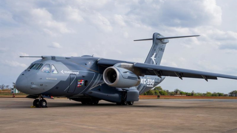 ep el nuevo demostrador kc 390 y el e195 e2 encabezan la oferta de embraer para el salon aeronautico