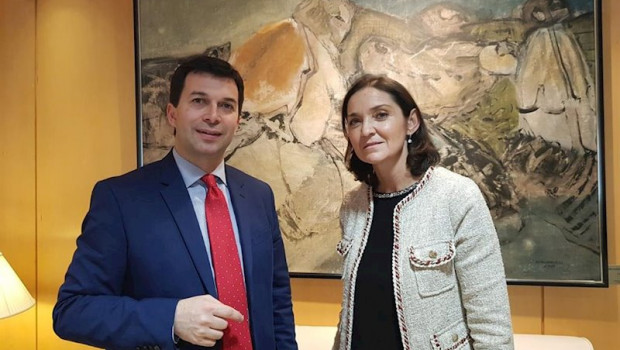 ep el secretario xeral del psdeg gonzalo caballero con la ministra de industria reyes maroto