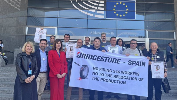 ep encuentro de trabajadores de bridgestone con la europarlamentaria idoia mendia en el parlamento ep encuentro de trabajadores de bridgestone con la europarlamentaria idoia mendia en el parlamento