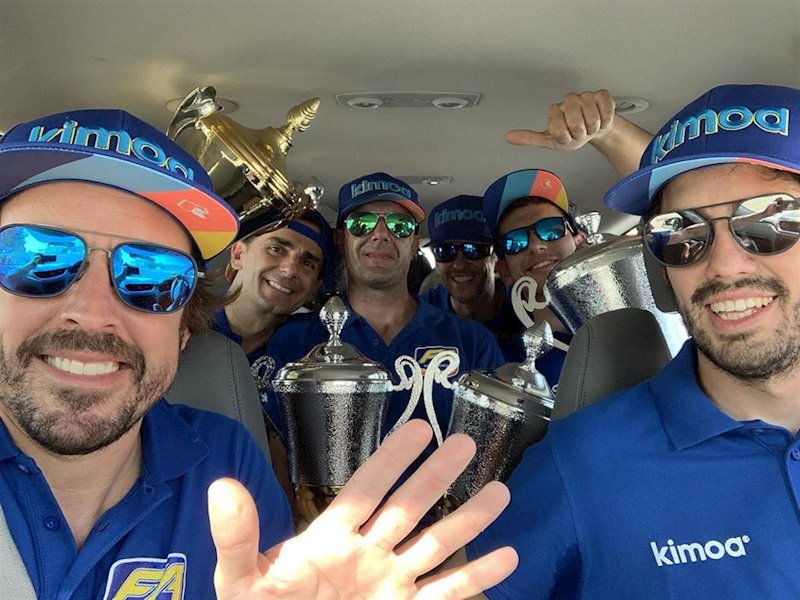 ep fernando alonso pedro de la rosa alberto albilares y angel burgueno en las 24 horas de dubai