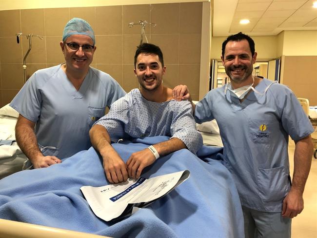 ep gimnasta ruben lopez operado con exitosu hombro derecho clinica cemtro