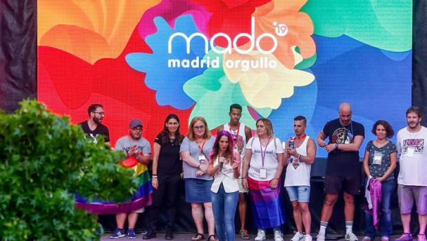 ep la cantante monica naranjo dapistoletazosalidaorgullo lgtbmadridsemana