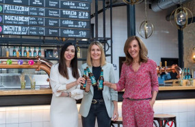 ep la responsable de la marca cruzcampo y la directora de innovacion de heineken espana junto a la ep la responsable de la marca cruzcampo y la directora de innovacion de heineken espana junto a la