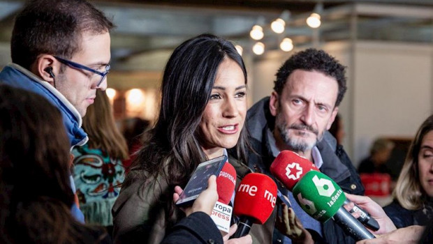 ep la vicealcaldesa de madrid begona villacisi atiende a los medios en la inauguracion del rastrillo