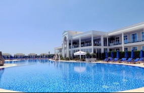 ep melia amplia su presencia en la costa albanesa con la apertura de un hotel en velipoja