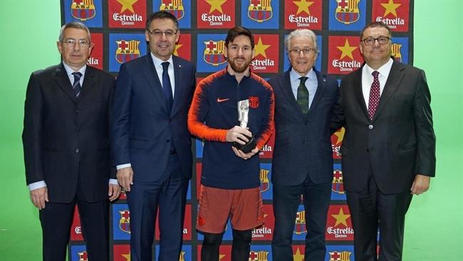 Messi junto a Bartomeu en la recogida del premio 'Barça Jugadores' | FCB ep messia bartomeula recogidapremio bara jugadores