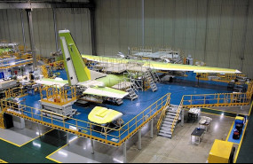 ep planta del sector aeronautico en las inmediaciones del aeropuerto de san pablo en sevilla