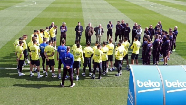 ep reunion de la primera plantilla de futbol del fc barcelona con el presidente josep maria bartomeu