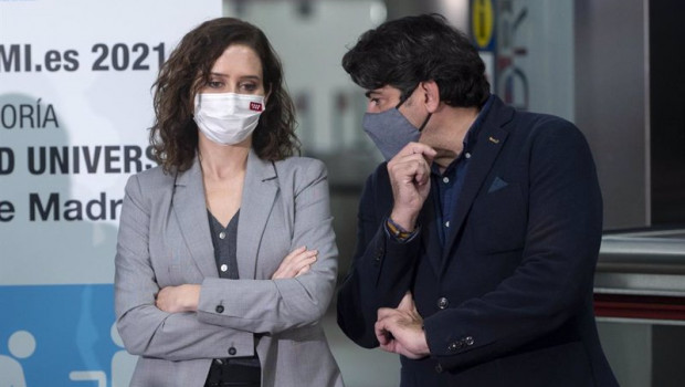 ep archivo   la presidenta de la comunidad de madrid isabel diaz ayuso conversa con el consejero de