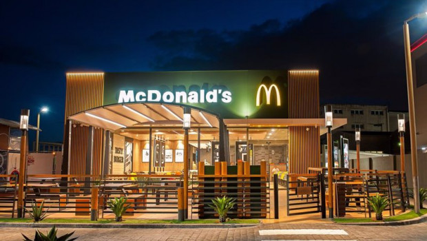 ep archivo   mcdonalds retira las tapas y cubiertos de plastico de todos sus restaurantes de espana