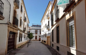 ep archivo   una vivienda de segunda mano en venta en una calle del casco historico de cordoba en