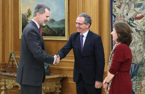 ep audiencia de sm don felipe vi izquierda con enrique lores ceo global de hp centro y helena