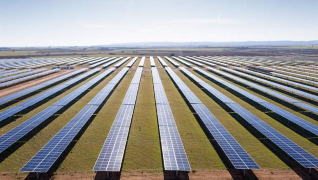ep cox se adjudica el desarrollo de 248 mw renovables en sevilla para lightsource bp