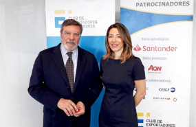 ep el presidente del club de exportadores antonio bonet y la secretaria de estado xiana mendez tras