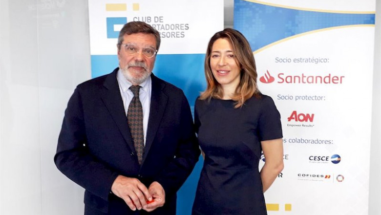 El presidente del Club de Exportadores, Antonio Bonet, y la secretaria de Estado, Xiana Méndez, tras la reunión mantenida. | CLUB DE EXPORTADORES ep el presidente del club de exportadores antonio bonet y la secretaria de estado xiana mendez tras