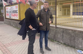 ep felix fernandez d a la salida de la planta de bimbo en valladolid tras atender a los medios