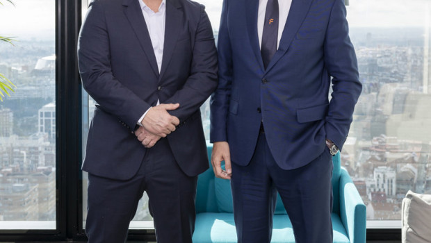 ep flexicar y moeve sellan una alianza para ofrecer descuentos en carburante a empleados y clientes