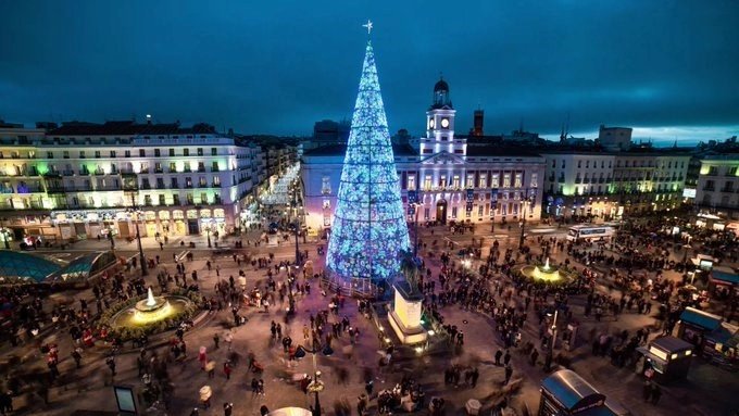 ep imagen area de la puerta del sol con decoracion navidena