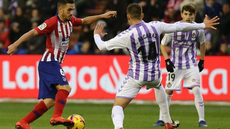 Koke intenta regatear ante el Valladolid | ÁNGEL GUTIÉRREZ - Archivo ep kokeregatearvalladolid