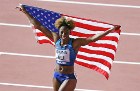 ep la atleta estadounidense nia ali celebra su victoria en los 100 mv de los mundiales de doha de
