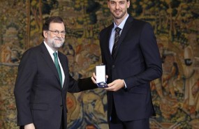 ep pau gasolrajoyla entregalas medallasoromeritotrabajo