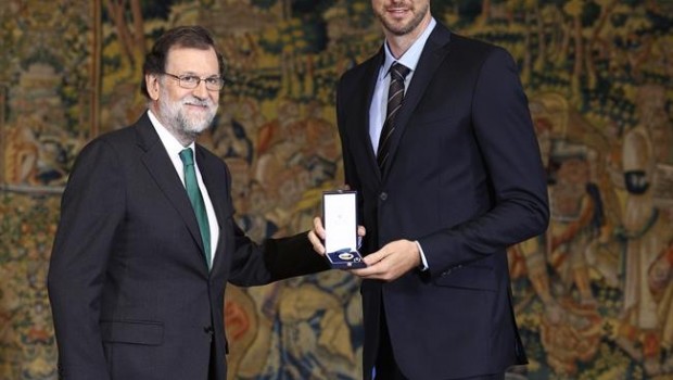 ep pau gasolrajoyla entregalas medallasoromeritotrabajo
