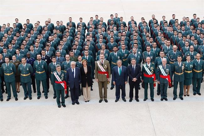 ep rey visitaprimera vezacademiaoficialesaranjuez
