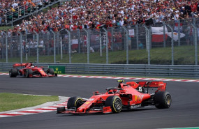 ep sebastian vettel con su ferrari en plena carrera