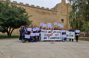 ep trabajadores del parador de olite se concentran por la negociacion de un convenio justo