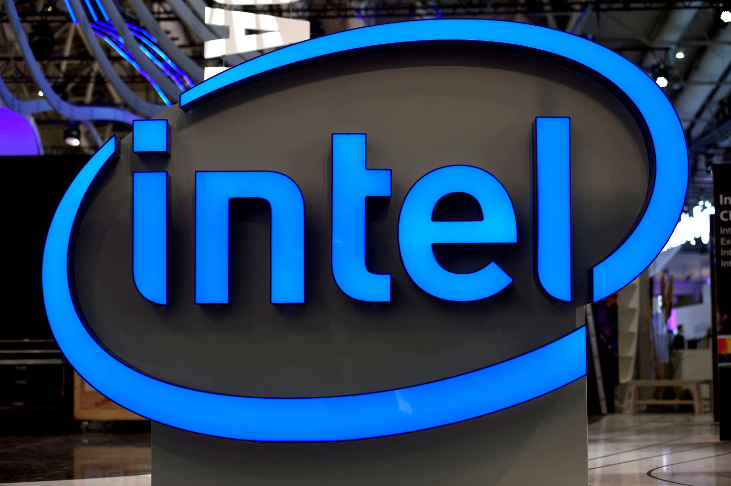 Intel cae en bolsa ante el escenario bajista proyectado por Citi