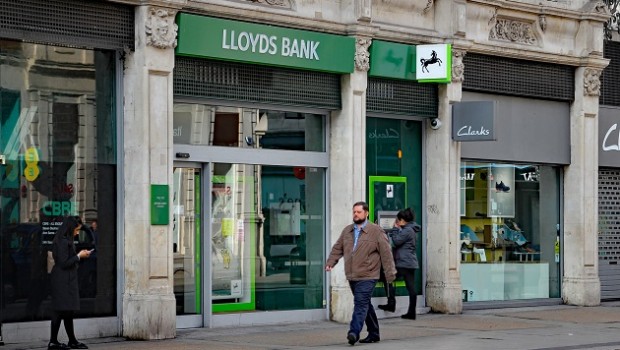 lloyds banking group