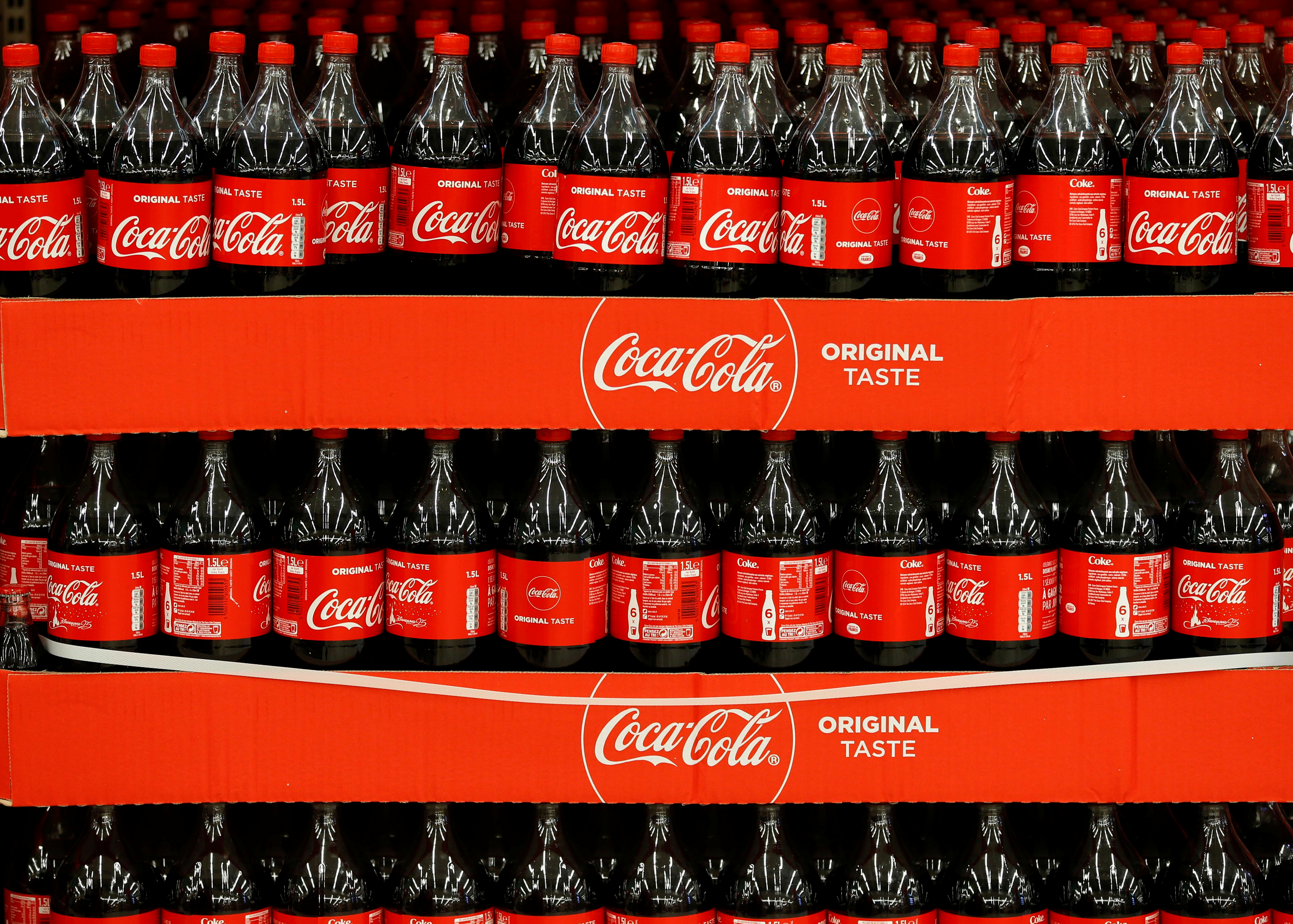 coca-cola-releve-ses-previsions-apres-un-deuxieme-trimestre-conforme-aux-attentes