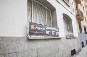 ep archivo   cartel de oficinas disponibles en el centro de madrid espana a 4 de marzo de 2021
