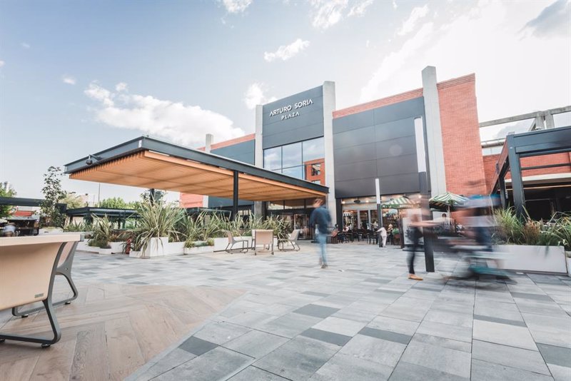 Bankinter no compra socimis por su exposición a oficinas y centros comerciales