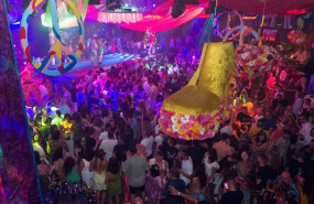 ep archivo decoracion y vista general de la fiesta flower power en la discoteca pacha ibiza ep archivo decoracion y vista general de la fiesta flower power en la discoteca pacha ibiza