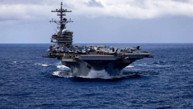 ep archivo   el portaaviones de la clase nimitz uss george hw bush navega por el oceano indico en la