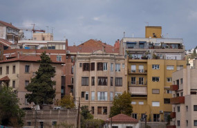 ep archivo   fachada de un edificio en barcelona
