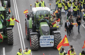 ep archivo   la manifestacion de agricultores y tractores en el paseo de la castellana