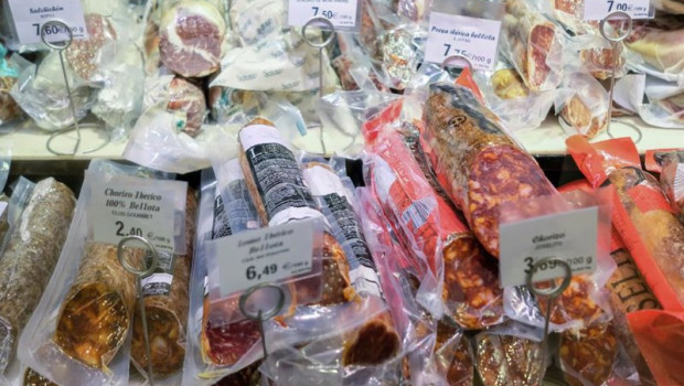 ep archivo seccion de charcuteria y embutido en un supermercado donde se muestran las ofertas y ep archivo seccion de charcuteria y embutido en un supermercado donde se muestran las ofertas y