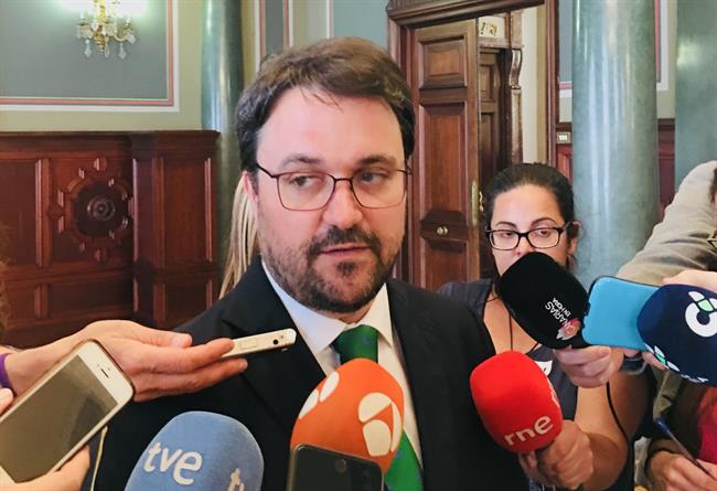 Asier Antona atiende a los medios de comunicación | EUROPA PRESS ep asier antona atiendelos medioscomunicacion