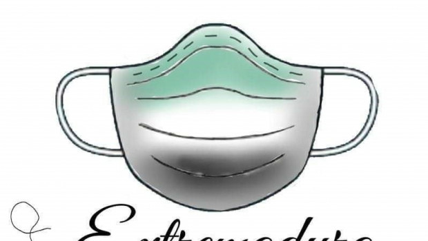 ep costureras de extremadura hacen mascarillas para hospitales