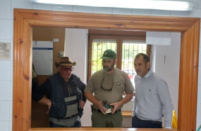 ep el alcalde de cangas de onis jose manuel gonzalez el presidente de el esmerillon anton caldevilla
