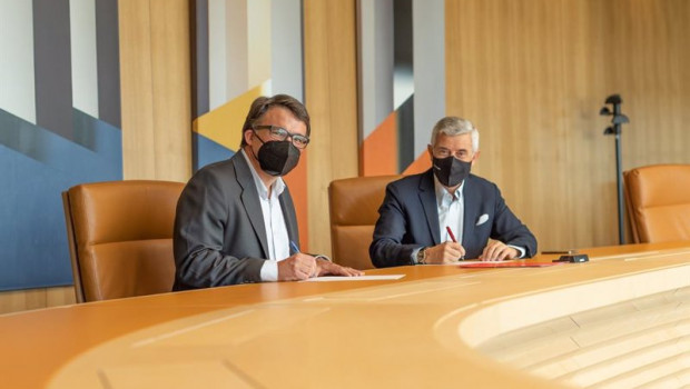 ep el consejero delegado de movistar prosegur alarmas enrique garcia y el director de banca