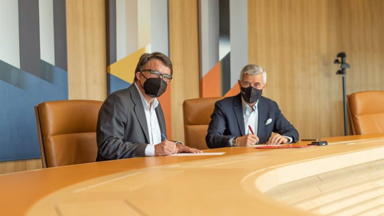 ep el consejero delegado de movistar prosegur alarmas enrique garcia y el director de banca