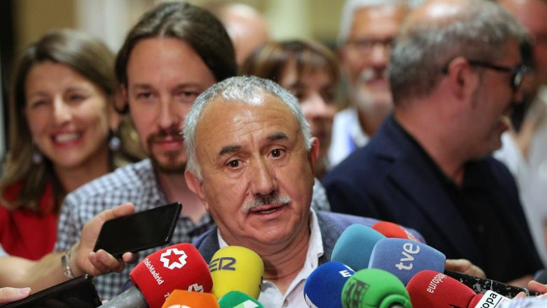 El secretario general de UGT, Pepe Álvarez, responde a los medios a la salida de la reunión de su partido con UGT y CCOO mantenida en el Congreso de los Diputados de Madrid. | Jesús Hellín - Europa Press - Archivo ep el secretario general de ugt pepe alvarez responde a los medios a la salida de la reunion de su