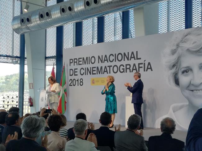 García recibiendo el Premio Nacional de Cinematografía. | EUROPA PRESS ep garcia recibiendopremio nacionalcinematografia