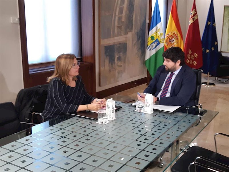 ep imagen de la reunion entre visitacion martinez y fernando lopez miras