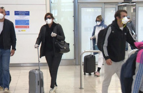 ep imagenes de los repatriados procedentes de buenos aires que llegaban hoy al aeropuerto de adolfo